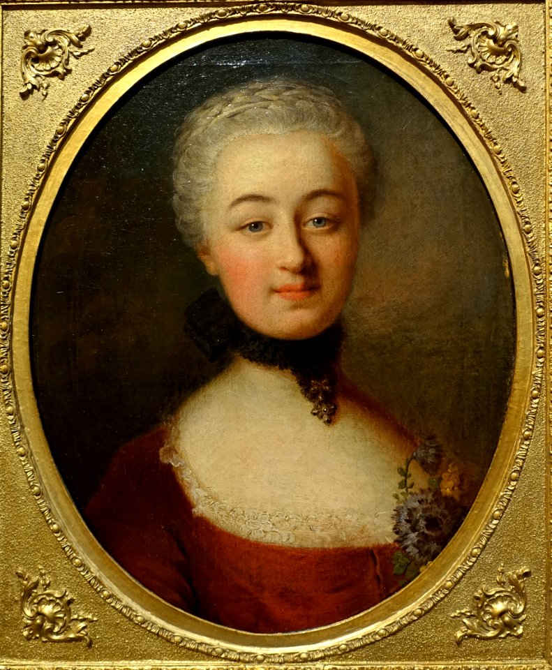 En-face portrait of a lady, artist unknown, c. 1760-1770, oil on canvas - Villa Vauban - Luxembourg City - DSC06464