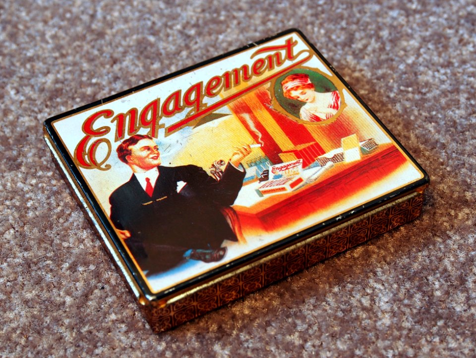 Engagement cigarettes tin , foto 2