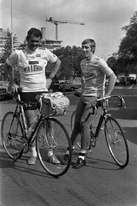 Engelsman Pete Duker start voor fietstocht over wereld Amsterdam, L Loevesijn g, Bestanddeelnr 924-8915