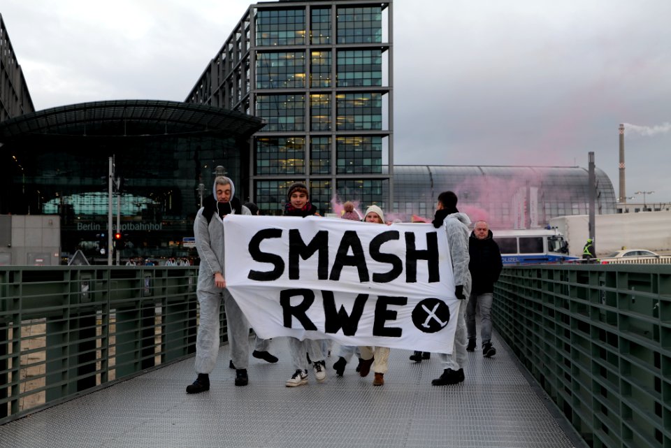 Ende Gelände protest during German government decision about the coal power usage at the chancellery 2020-01-29 05