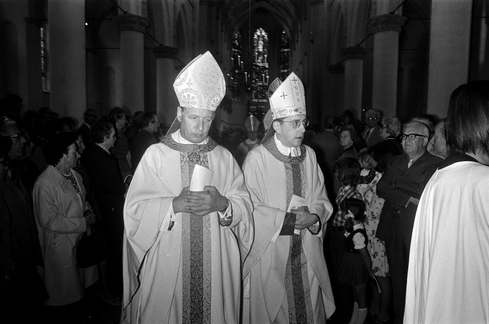 Eucharistieviering in St Catherina kathedraal in Utrecht tgv 50-jarig jubile, Bestanddeelnr 927-2909