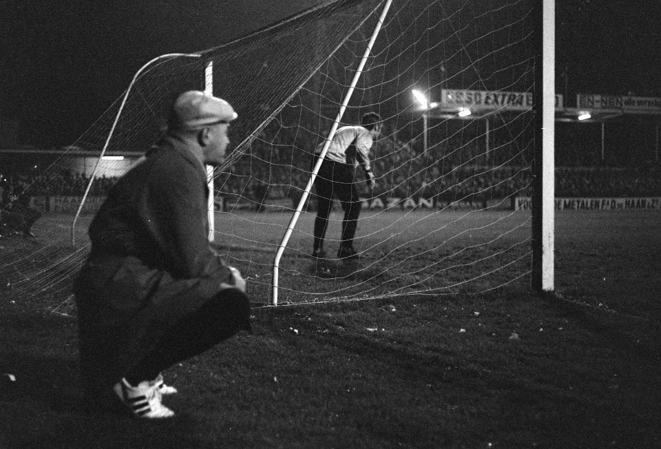 Europacup II , ADO-FC Koln 0-1 trainer FC Koln , Merkle, Bestanddeelnr 921-8494