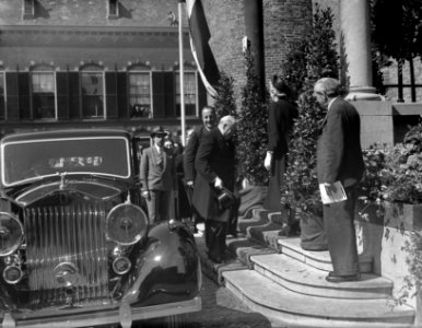 Europa Congres Ridderzaal Den Haag. Aankomst Churchill, Bestanddeelnr 902-7376