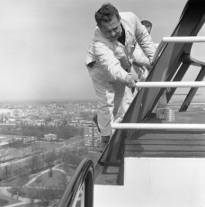 Euromast wordt extra opgeverfd, Bestanddeelnr 913-7626