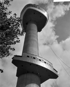 Euromast met zijn scheepsbrug in Rotterdam, Bestanddeelnr 910-6715