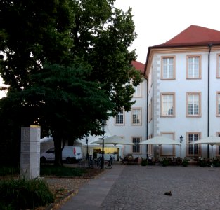 Ettlingen stauferstele lage