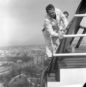 Euromast wordt extra opgeverfd, Bestanddeelnr 913-7625