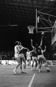Europa Cup Basketbal. Haarlem Flamingo's -Vorwärts Leipzig (70-75). Spelmoment, Bestanddeelnr 921-8584