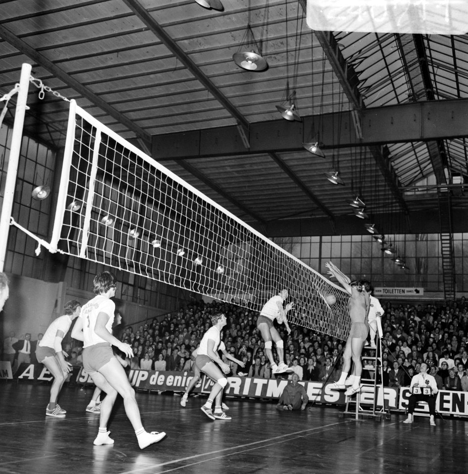 Europa Cup Volleybal Delta Lloyd AMVJ tegen Steana Boekarest 0-3, Bestanddeelnr 924-0711