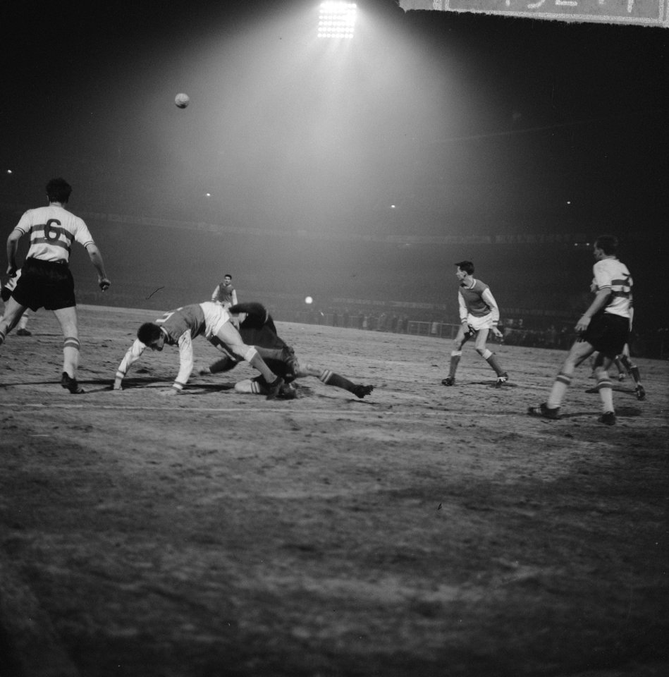 Europa Cup 1. Feyenoord tegen Reims 1-1. Spelmoment, Bestanddeelnr 914-9217