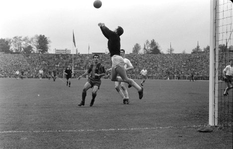 Europa cup 1 Beslissingswedstrijd te Brussel Barcelona tegen Hamburg (1-0) Sp, Bestanddeelnr 912-4392