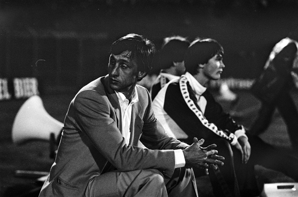 Europa Cup I Ajax tegen Porto 0-0 technisch directeur Johan Cruijff, Bestanddeelnr 933-4452