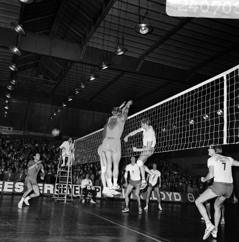 Europa Cup Volleybal Delta Lloyd AMVJ tegen Steana Boekarest 0-3, Bestanddeelnr 924-0708