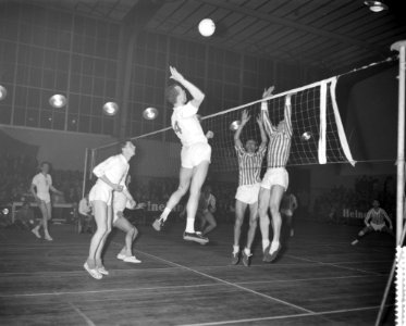 Europa-Cup volleybal MVC-Reva tegen Rapid Bucarest, Bestanddeelnr 912-2440