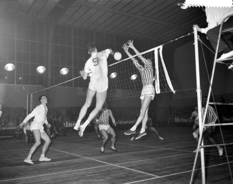 Europa-Cup volleybal MVC-Reva tegen Rapid Bucarest, Bestanddeelnr 912-2438
