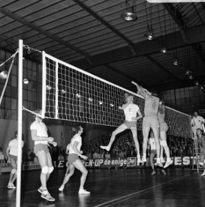 Europa Cup Volleybal Delta Lloyd AMVJ tegen Steana Boekarest 0-3, Bestanddeelnr 924-0704