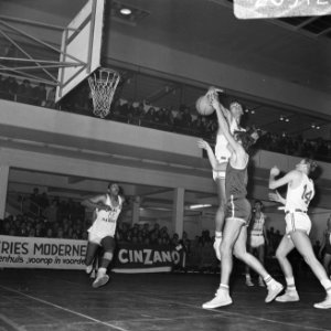 Europa-cup Basketball SVE tegen Real Madrid te Utrecht, spelmoment, Bestanddeelnr 920-9129