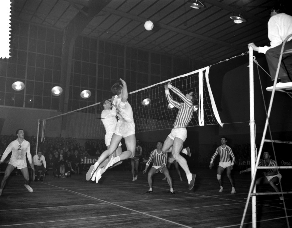 Europa-Cup volleybal MVC-Reva tegen Rapid Bucarest, Bestanddeelnr 912-2439