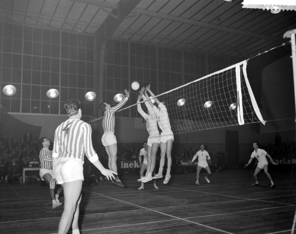Europa-Cup volleybal MVC-Reva tegen Rapid Bucarest, Bestanddeelnr 912-2441