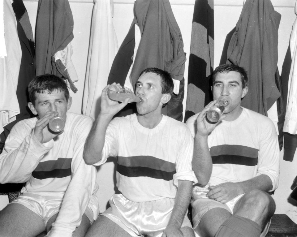 Europacup Lyn tegen DWS 1-3 te Oslo, v.l.n.r. Geurtsen, Hollander, Temming in kl, Bestanddeelnr 917-1426