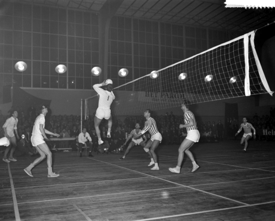 Europa-Cup volleybal MVC-Reva tegen Rapid Bucarest, Bestanddeelnr 912-2436