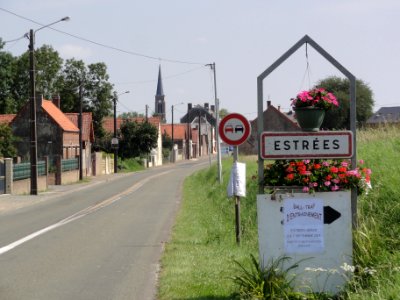 Estrées (Aisne) city limit sign