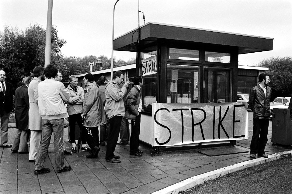 ESTEC, Noordwijk, stakingen, stakers, spandoeken, Bestanddeelnr 932-3561