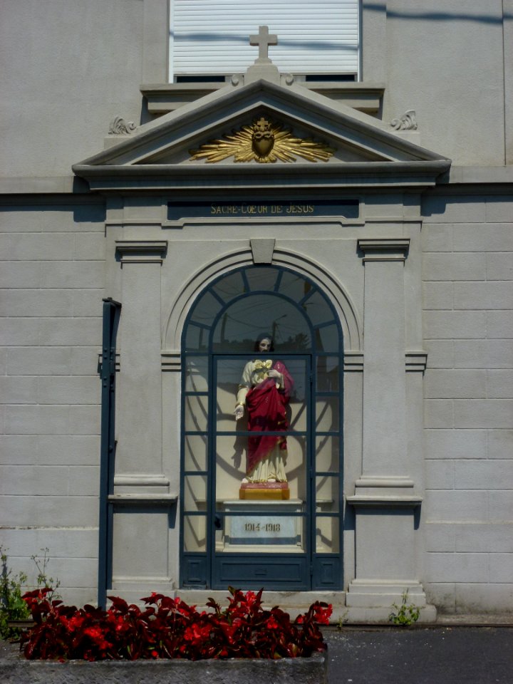 Estreux (Nord, Fr) oratoire Sacré-Coeur, mémorial 1914-18