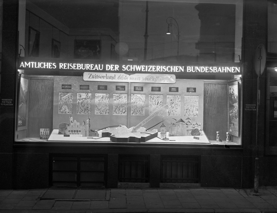 Etalage Hall-Zwitsers Verkeersbureau, Bestanddeelnr 901-8380