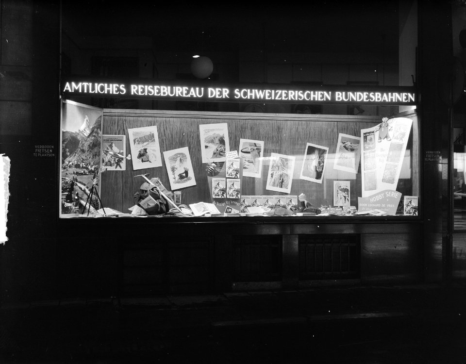 Etalage Zwitsers Verkeersbureau, Bestanddeelnr 934-6946