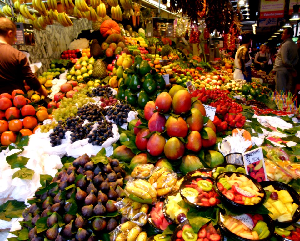 Etalage de fruits au marché à Barcelone