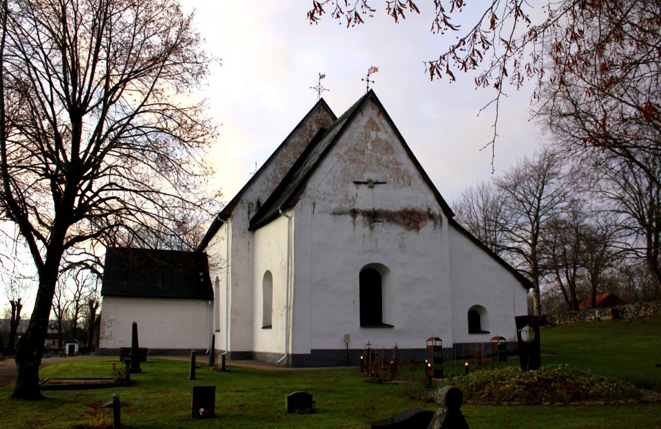 Estuna kyrka 2011a