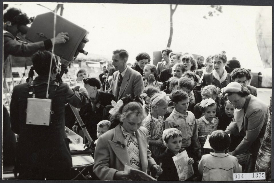 Eurovisie kinderfeest in Naarden in aanwezigheid van koningin Juliana, Bestanddeelnr 014-1375