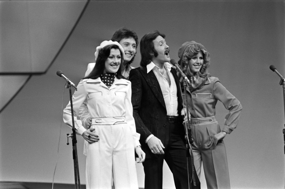 Eurovisie Songfestival 76 Den Haag Brotherhood of Man (Engeland) tijdens optre, Bestanddeelnr 928-5010