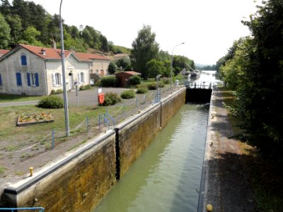 Euville (Meuse) Canal de l'Est, écluse d'Euville (01)