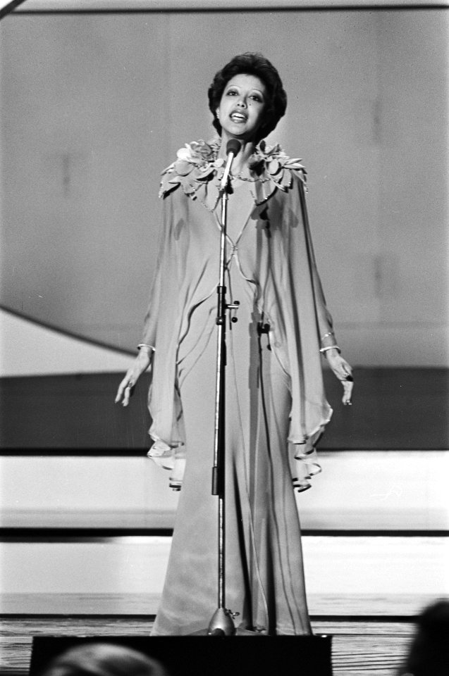 Eurovisie Songfestival 76 Den Haag Nederlandse deelneemster Sandra tijdens opt, Bestanddeelnr 928-5007