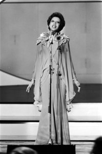 Eurovisie Songfestival 76 Den Haag Nederlandse deelneemster Sandra tijdens opt, Bestanddeelnr 928-5007