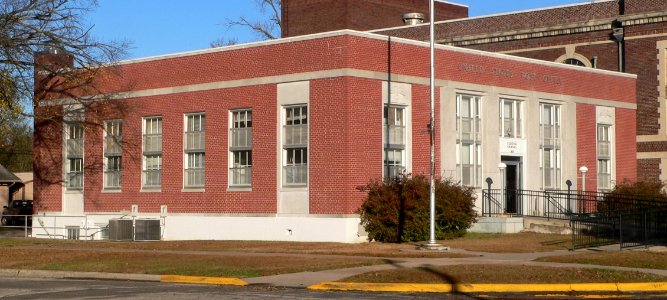 Eureka, Kansas, post office from SE 1