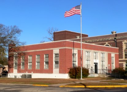 Eureka, Kansas, post office from SE 2