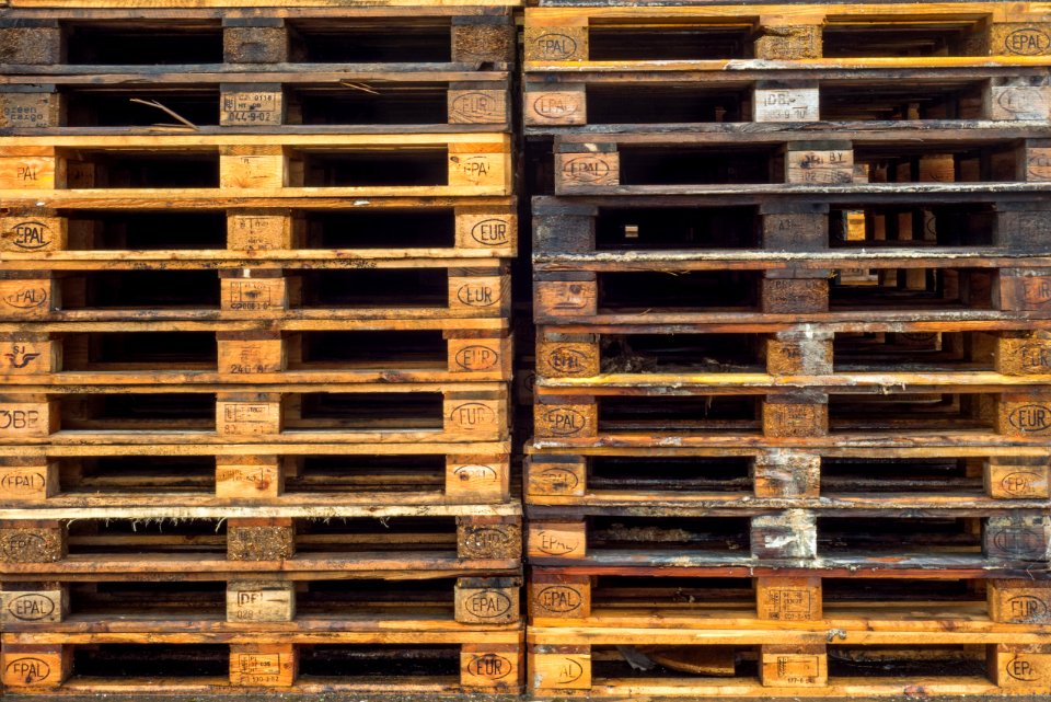EUR-pallets stacked 5