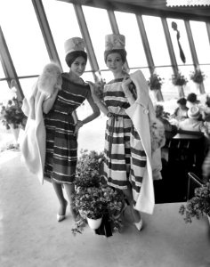 Europese mode in het restaurant van de Rotterdamse Euromast, Bestanddeelnr 911-3055