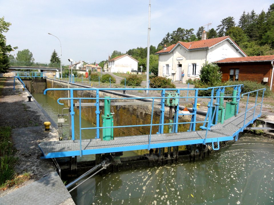Euville (Meuse) Canal de l'Est, écluse d'Euville (03)