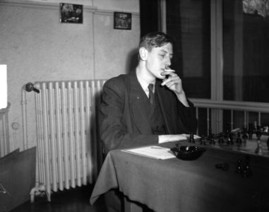 Euwe Donner in Den Haag, Bestanddeelnr 903-8275
