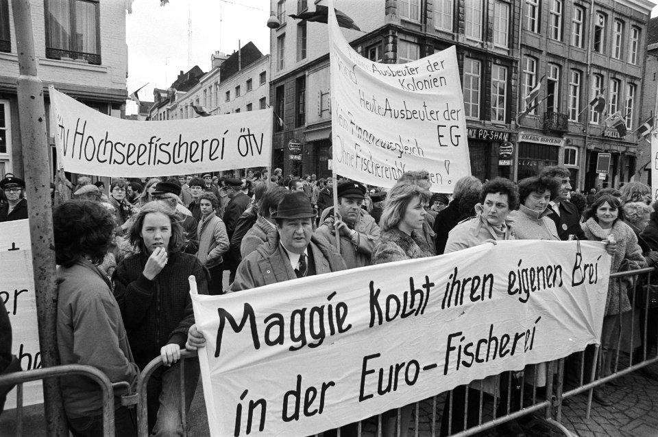 Europese Raad in Maastricht, Duitse vissers protesteerden in Maastricht tegen het visserijbeleid van de EG, Bestanddeelnr 931-3891