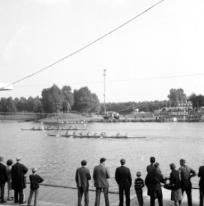 Europese Roeikampioenschappen dames 1966, finish achten Nederland op voorgrond, Bestanddeelnr 919-5025