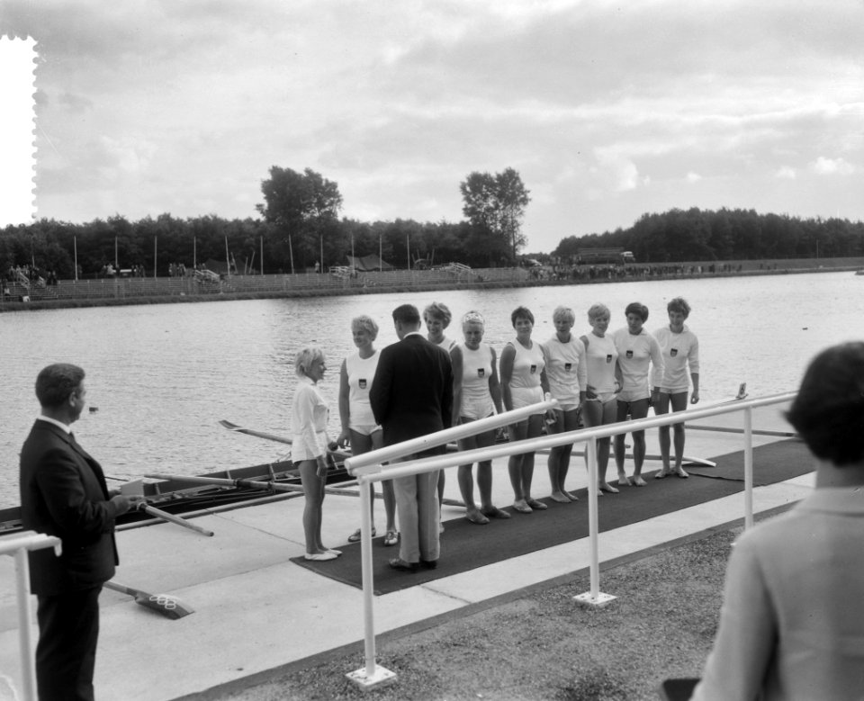 Europese roeikampioenschappen dames Bosbaan, Duitse 8 Europees kampioen huldigin, Bestanddeelnr 916-7127