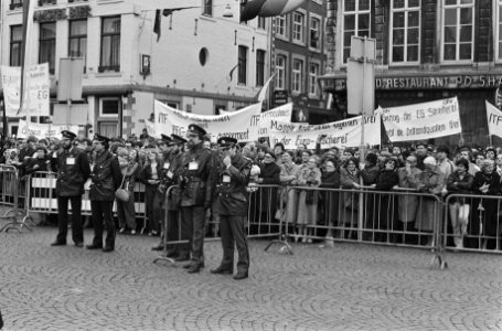 Europese Raad in Maastricht, Duitse vissers demonstreerde in Maastricht 23 Maart 1981, Bestanddeelnr 931-3896 photo