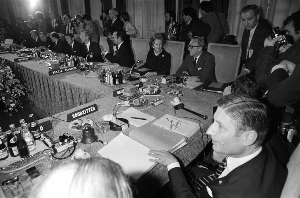 Europese Raad in Maastricht, voorzitter premier Van Agt start conferentie, Bestanddeelnr 931-3887