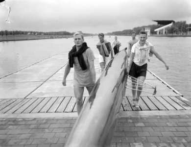 Europese Roeikampioenschappen Amsterdam, 4 van Njord met stuur na oefening, Bestanddeelnr 906-6789