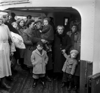 Evacuees, Bestanddeelnr 905-5300